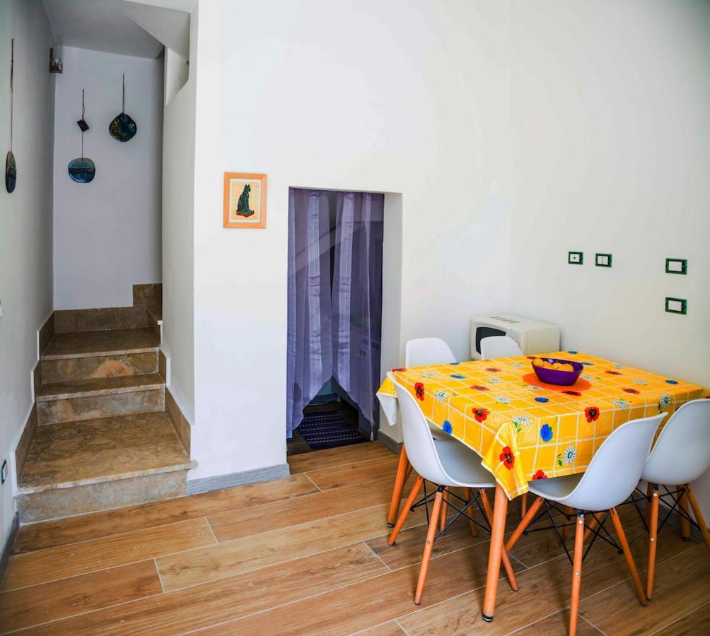 איספיקה La Casa Di Penelope B&B E Noleggio Bici Elettriche מראה חיצוני תמונה